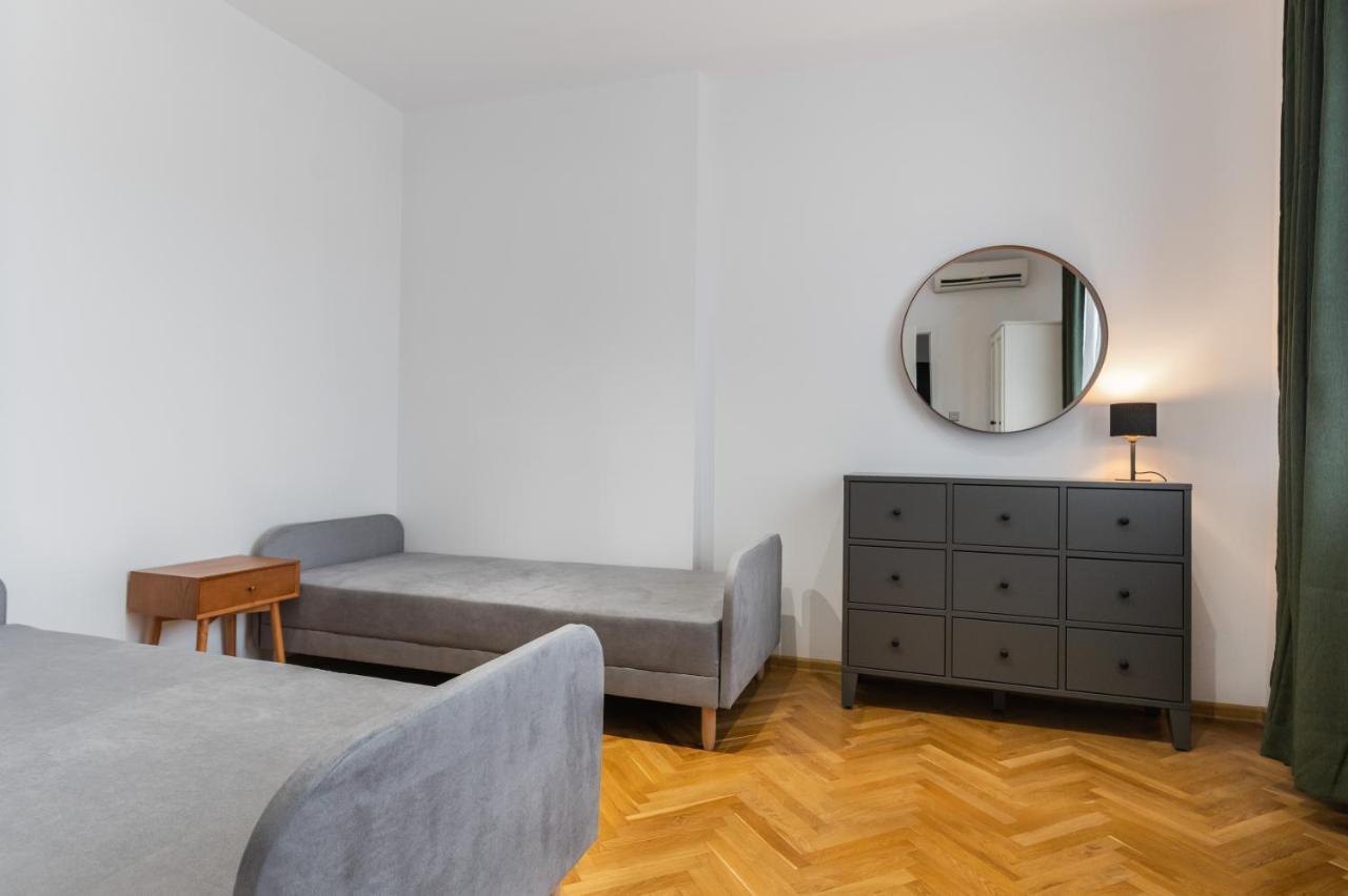Industrial 2-Bdr Flat By The National Stadium Sofya Dış mekan fotoğraf